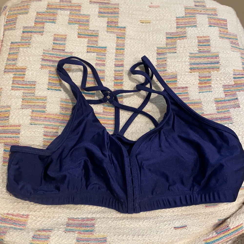 Navy blue sports bra - never worn- size L